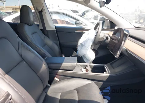 2023 Tesla Model Y z USA, uszkodzony, nr VIN 7SAYGDEE5PF865572